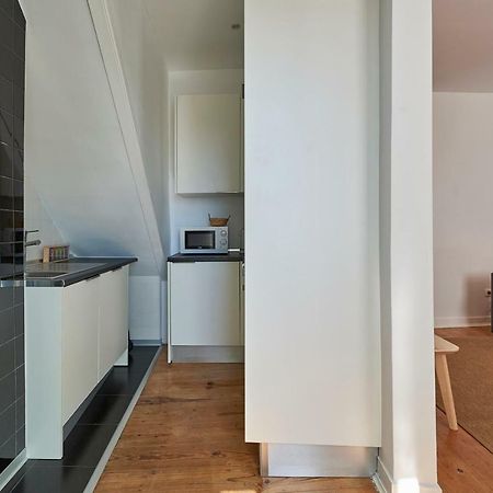 Charming Apartment Em Belem-Books And Canvas Lisbon Bagian luar foto