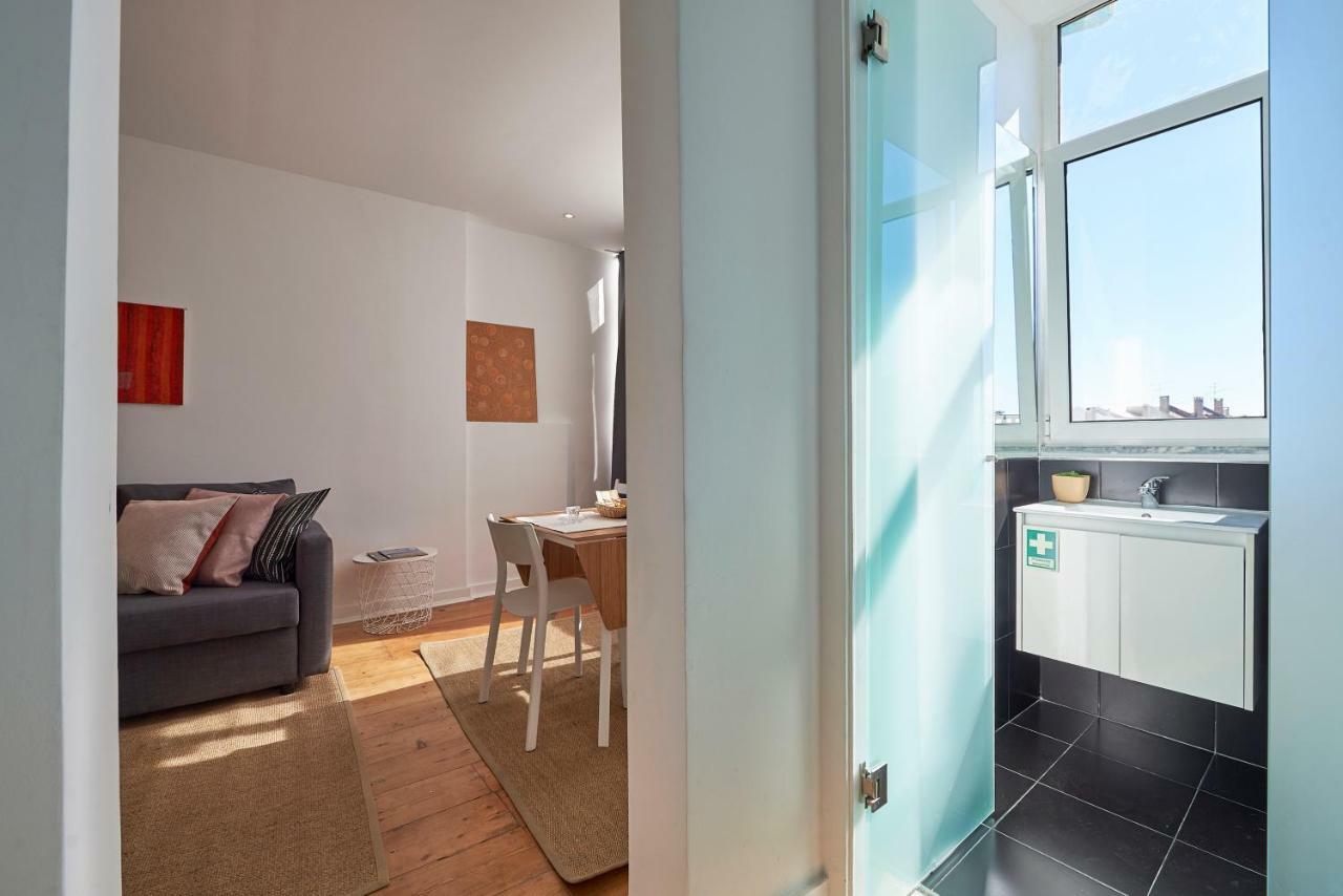 Charming Apartment Em Belem-Books And Canvas Lisbon Bagian luar foto