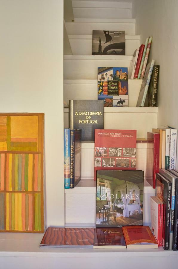 Charming Apartment Em Belem-Books And Canvas Lisbon Bagian luar foto
