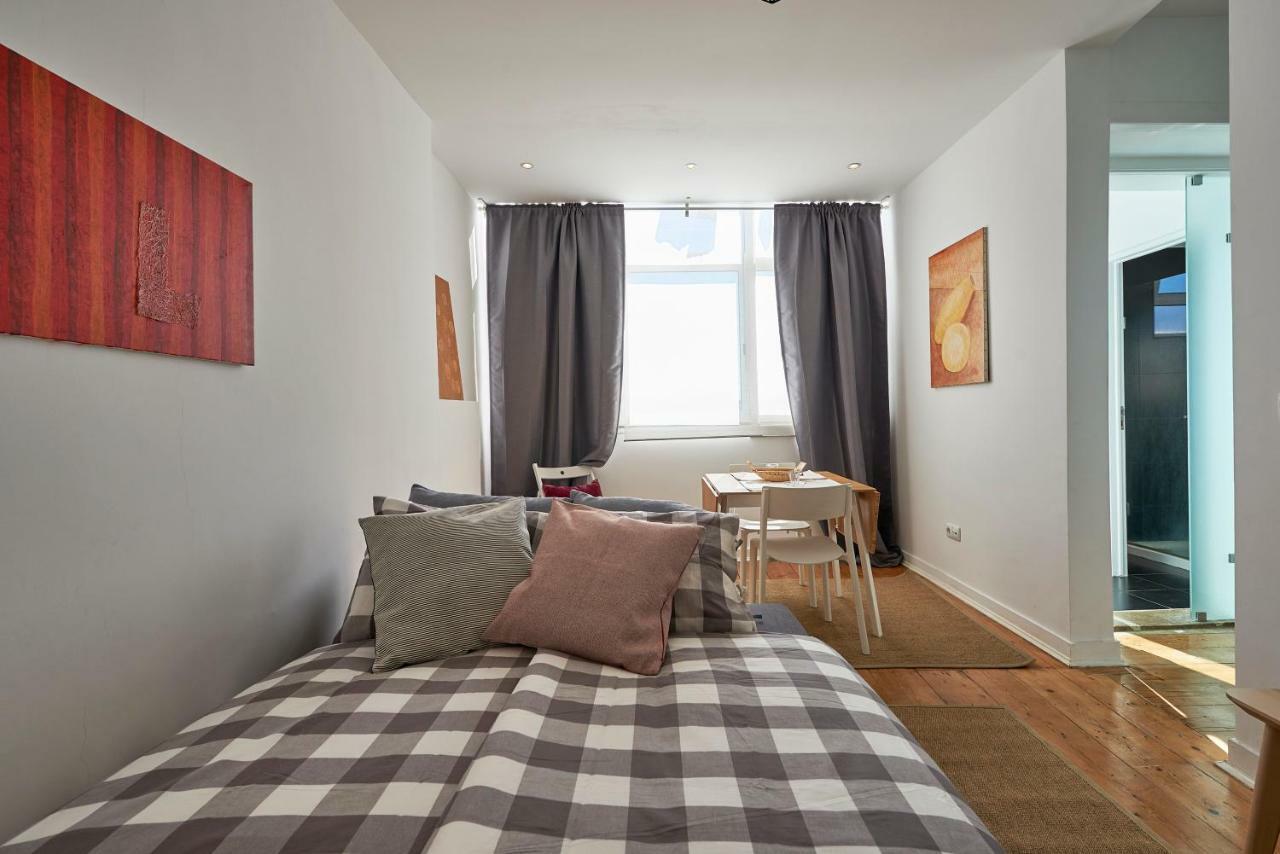 Charming Apartment Em Belem-Books And Canvas Lisbon Bagian luar foto