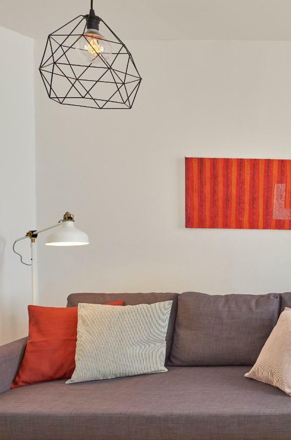 Charming Apartment Em Belem-Books And Canvas Lisbon Bagian luar foto