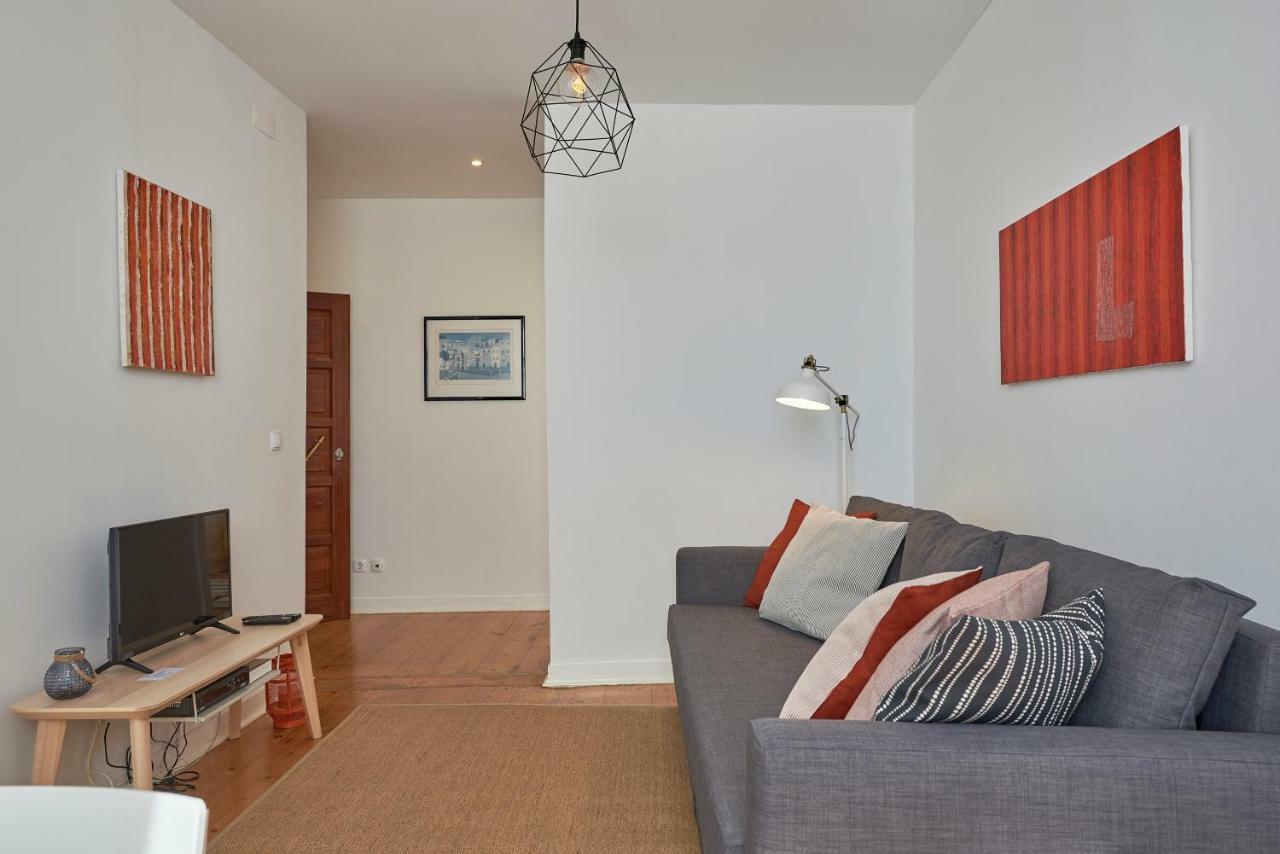 Charming Apartment Em Belem-Books And Canvas Lisbon Bagian luar foto