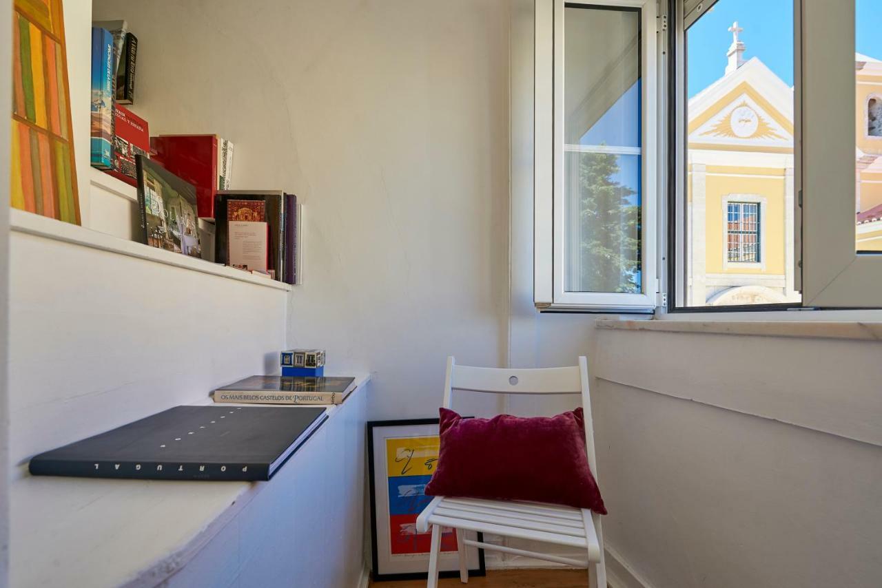 Charming Apartment Em Belem-Books And Canvas Lisbon Bagian luar foto
