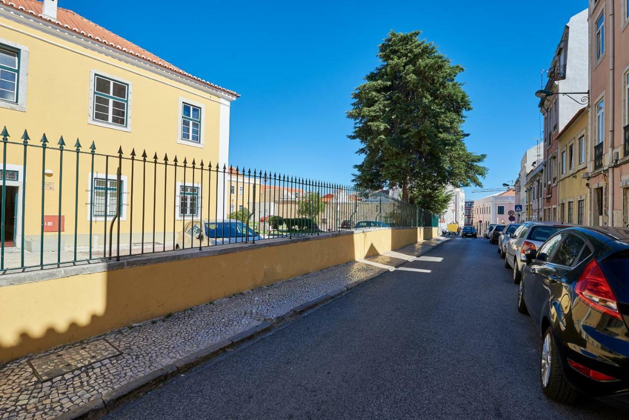 Charming Apartment Em Belem-Books And Canvas Lisbon Bagian luar foto